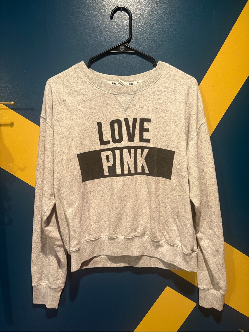 PINK Victoria's Secret Gray Crewneck Graphic Sweatshirt EUC